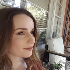 Meet your Posher, Dana